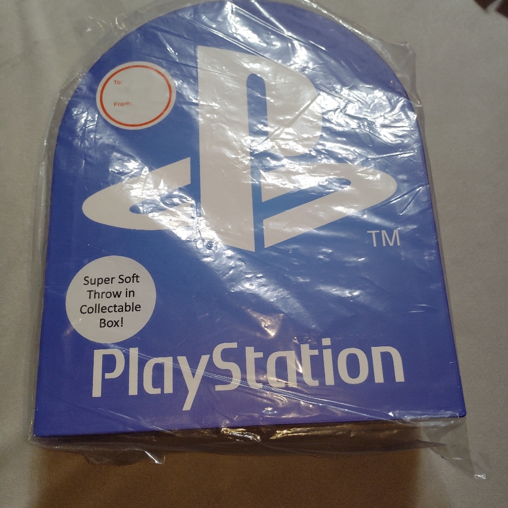 Playstation Shaped Box Throw Set - Picture 3 of 6